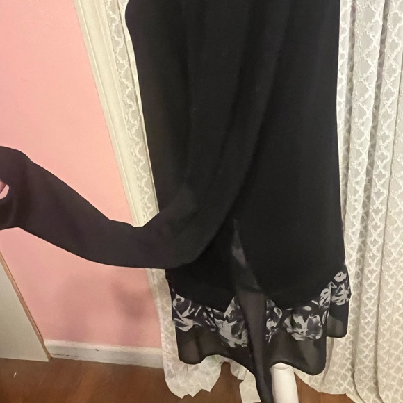 Top - Picture 3 of 8